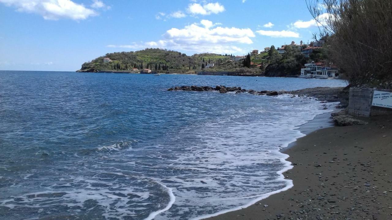 Sarantopoyloy Eleni Tyros Exterior photo